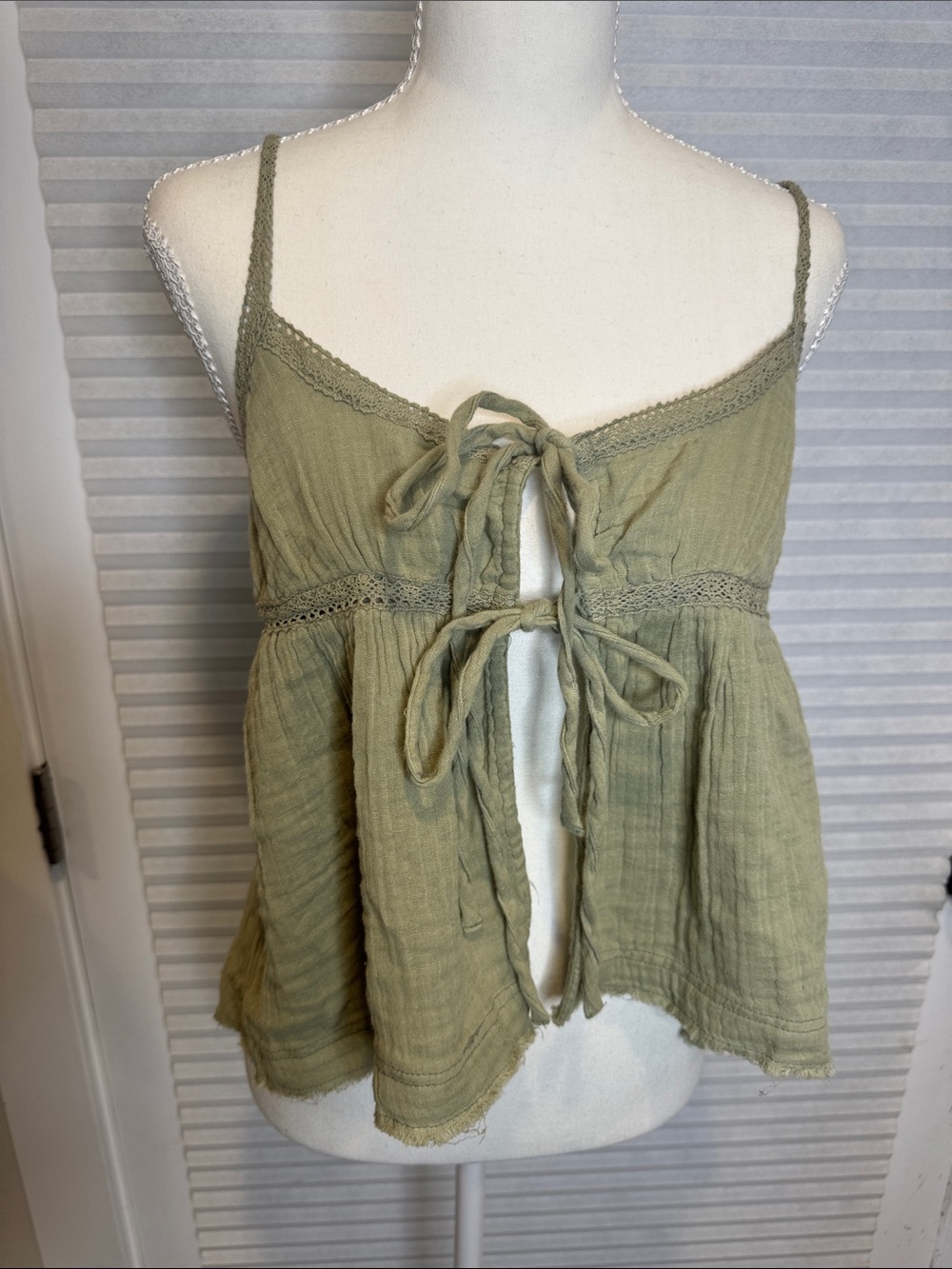 Urban Outfitters Olive Green Lace-Trim Tie-Front Cami JAH1423